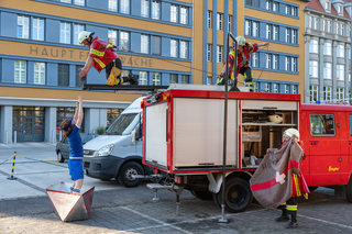 Bei der Feuerwehr wird der Kaffee kalt (3)